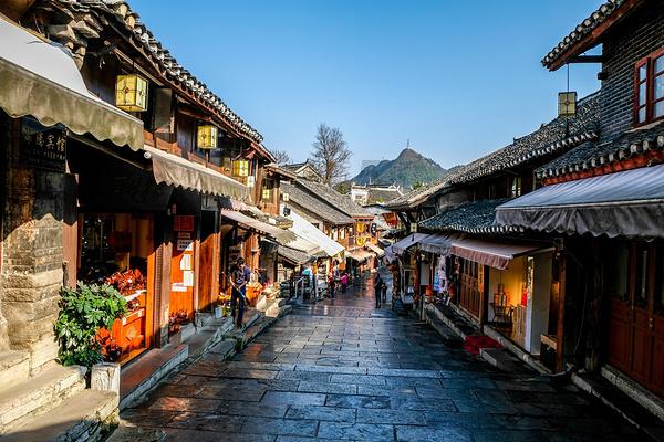 马化腾年会同款毛衣火出圈 京东同款红毛衣仅售66元
